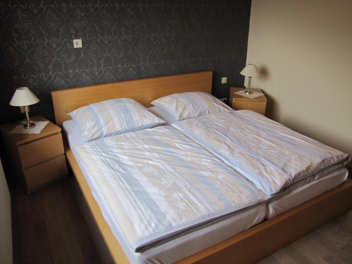 "Unter Den Kastanien" Hotel Speicher ภายนอก รูปภาพ