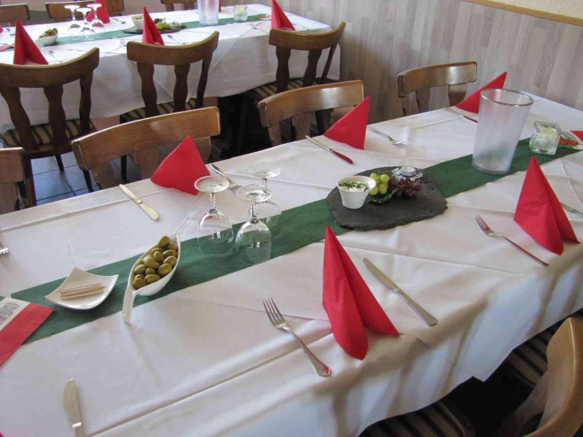 "Unter Den Kastanien" Hotel Speicher ภายนอก รูปภาพ
