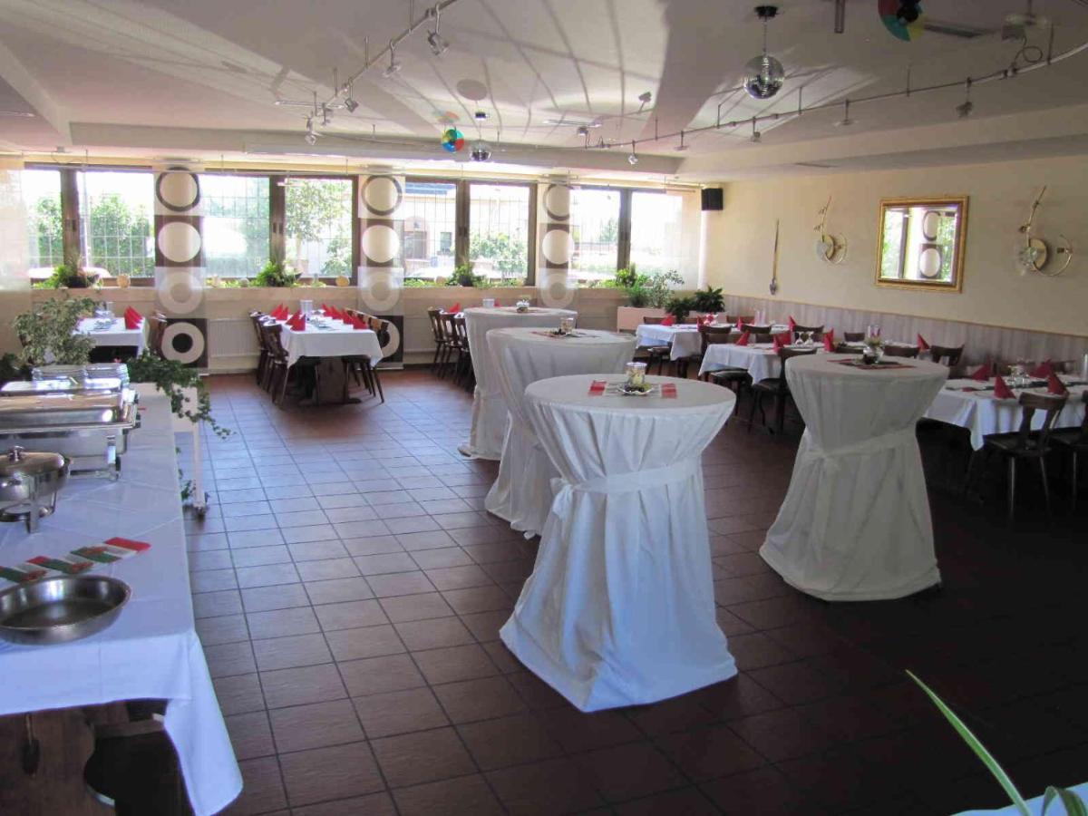 "Unter Den Kastanien" Hotel Speicher ภายนอก รูปภาพ